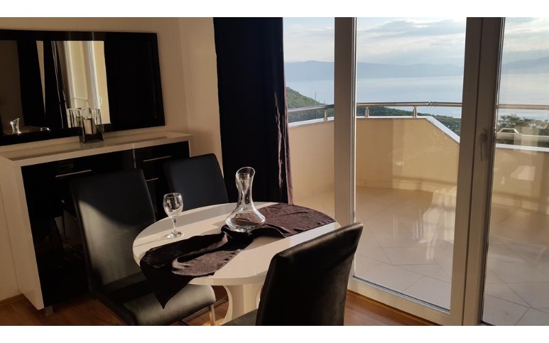 3-Apartment with Lake View