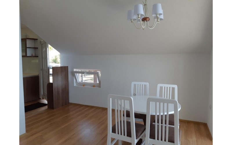 4-Apartment with Lake View
